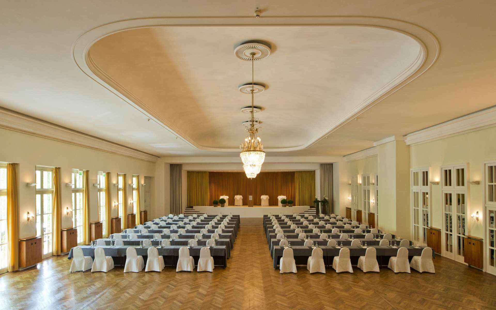 Privat Hotel Riegele เอาก์สเบิร์ก ภายนอก รูปภาพ